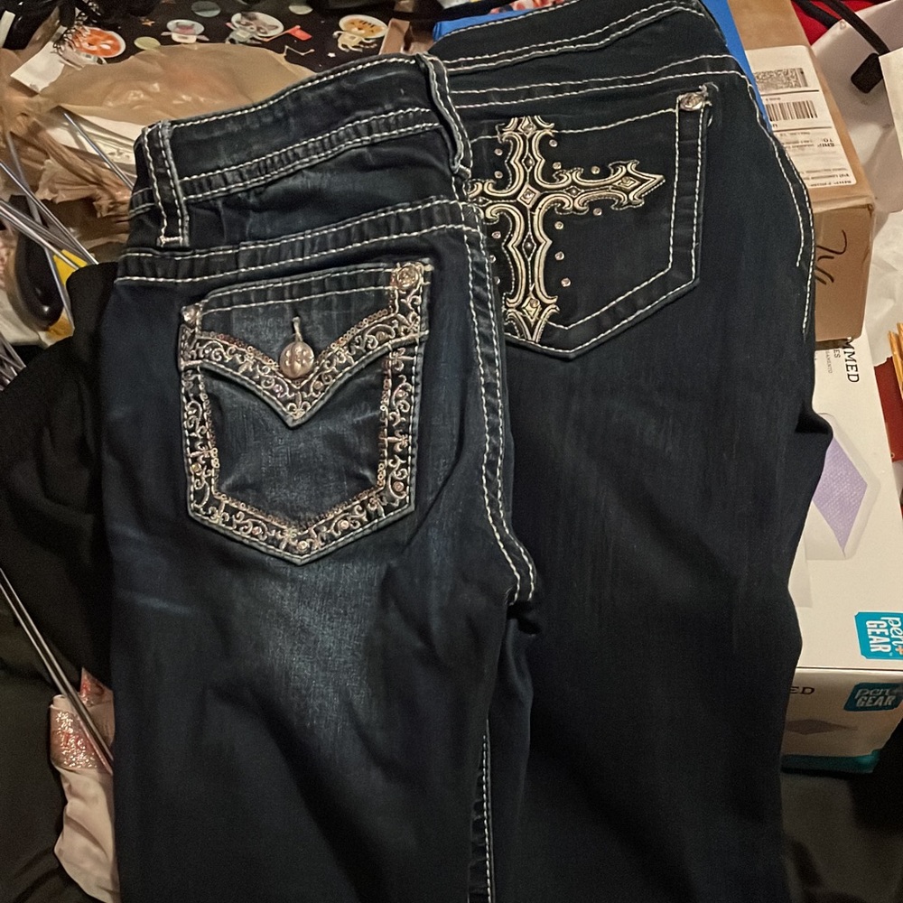 Cross Size 28, Other Jean is Size 27.